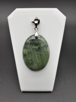 Pendentif diopside