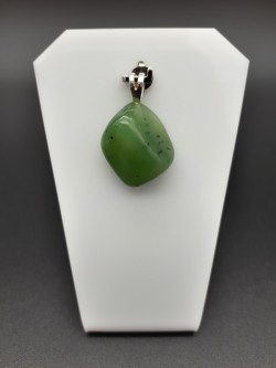 Pendentif jade néphrite