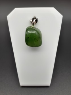 Pendentif jade néphrite