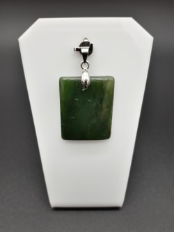 Pendentif jade néphrite