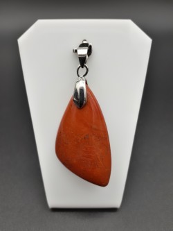 Pendentif jaspe rouge