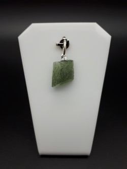 Pendentif moldavite