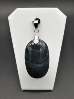 Pendentif obsidienne spider