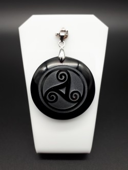 Pendentif obsidienne noire...