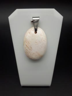 Pendentif scolecite