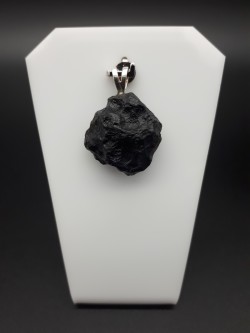 Pendentif tectite