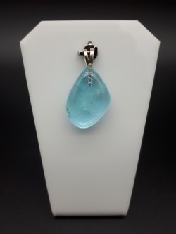 Pendentif topaze bleue