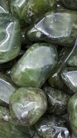 Vésuvianite / Idocrase