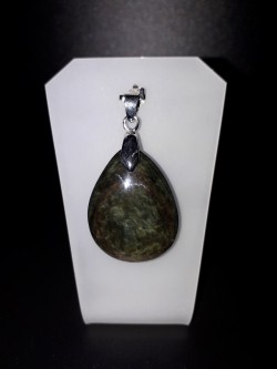 Pendentif obsidienne...