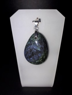 Pendentif obsidienne...