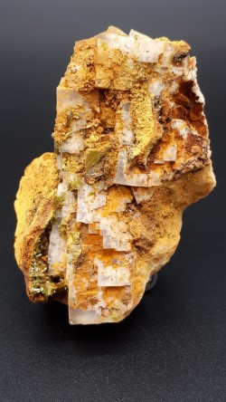 Pyromorphite sur fluorine