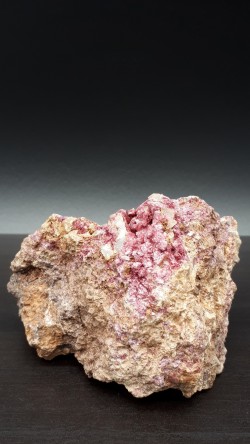 Erythrite