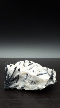 Stibnite sur calcite