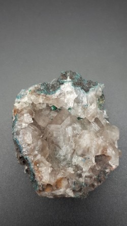 Dioptase sur cérusite