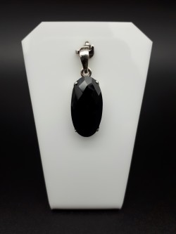 Pendentif onyx facetté