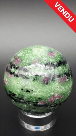 Sphère rubis sur zoïsite