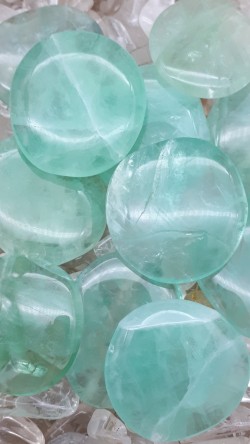 Galet plat fluorine verte