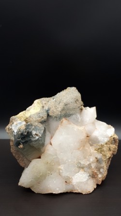 Quartz actinolite