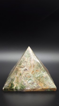 Pyramide chrysoprase