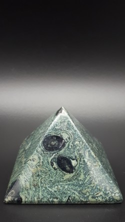 Pyramide jaspe Kambaba