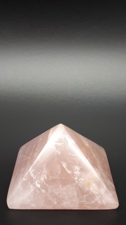 Pyramide quartz rose