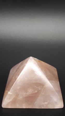Pyramide quartz rose