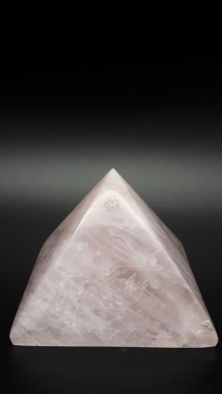 Pyramide quartz rose