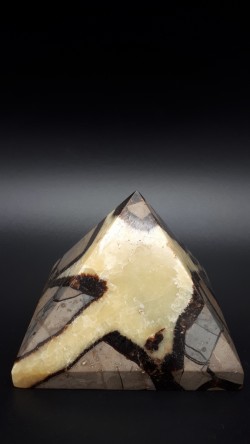 Pyramide septaria