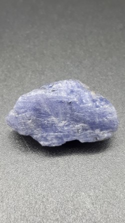 Tanzanite brute