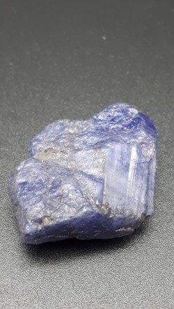 Tanzanite brute