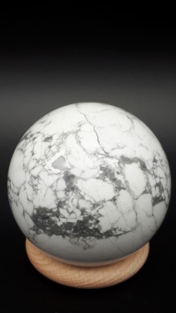 Sphère howlite