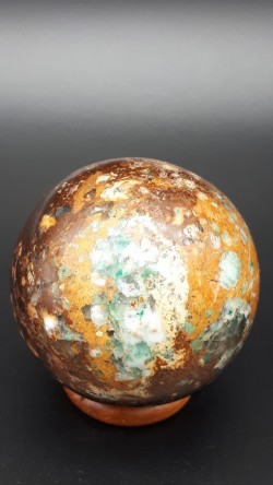 Sphère dickite sur jaspe