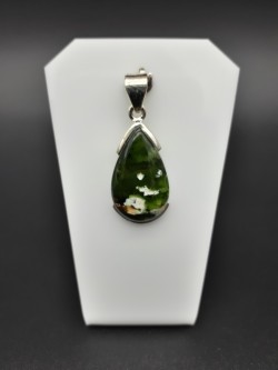Pendentif chrome calcédoine