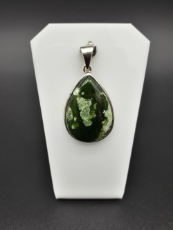 Pendentif chrome calcédoine
