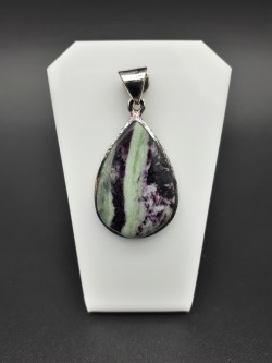 Pendentif kammererite