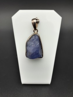 Pendentif tanzanite brute