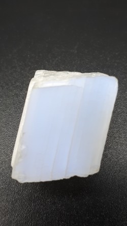 Pierre de lune blanche brute