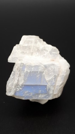 Pierre de lune blanche brute