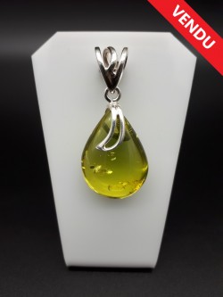 Pendentif ambre vert