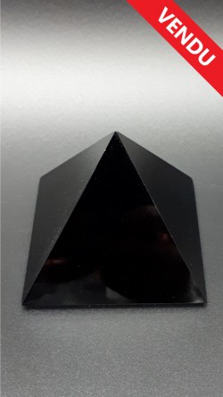 Pyramide obsidienne noire