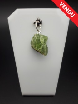 Pendentif péridot brut